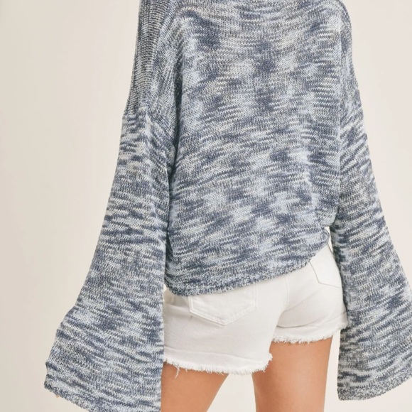 NWT Ocean Eyes V-neck Sweater size Medium -blue - Picture 4 of 10